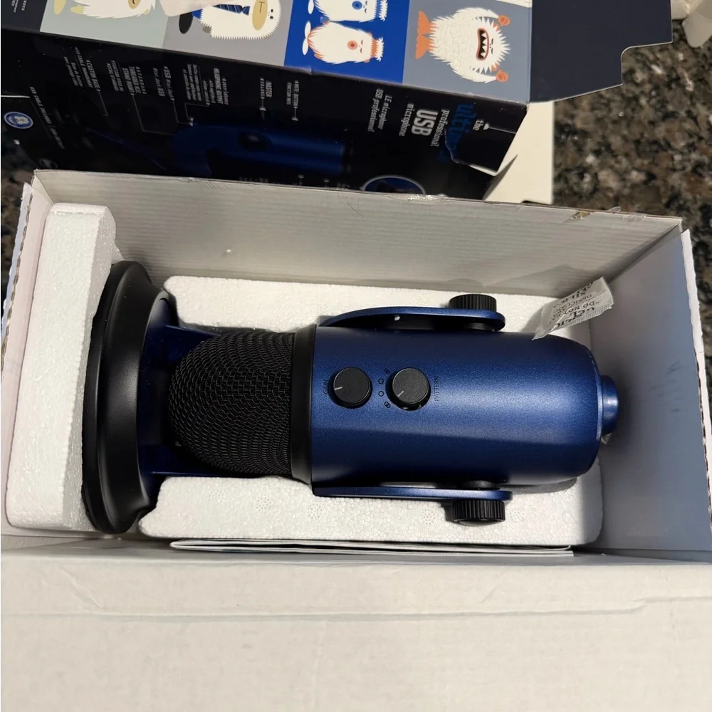 Blue Yeti Ultimate USB microphone for professional recording Midnight Blue
